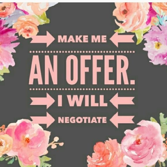⭐️MAKE AN OFFER!!⭐️